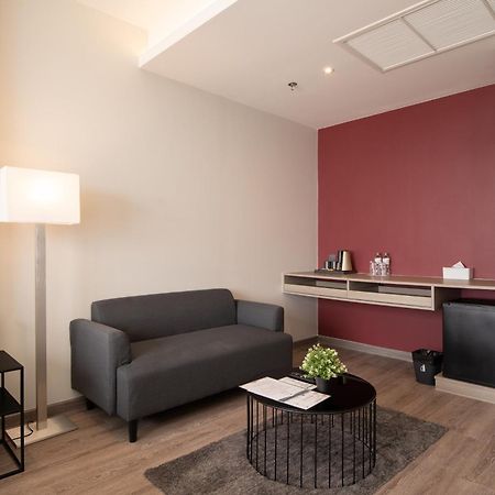 Thaya Hotel Bangkok Ngoại thất bức ảnh