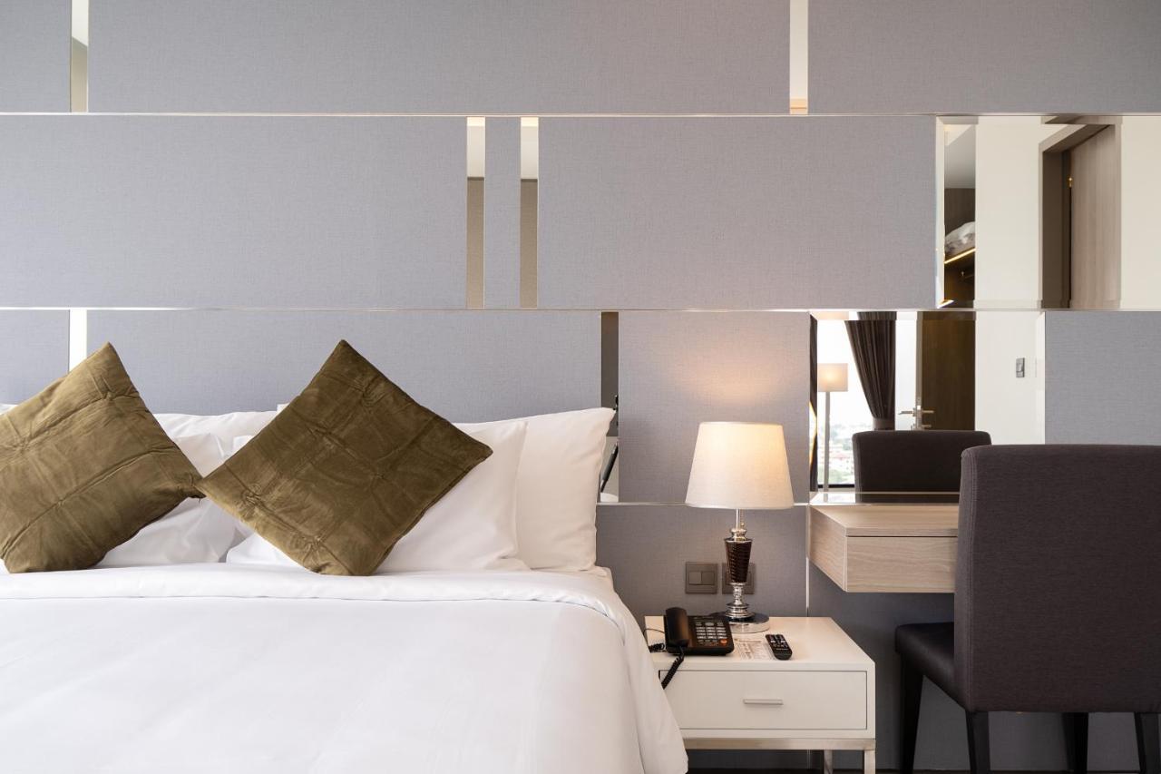 Thaya Hotel Bangkok Ngoại thất bức ảnh