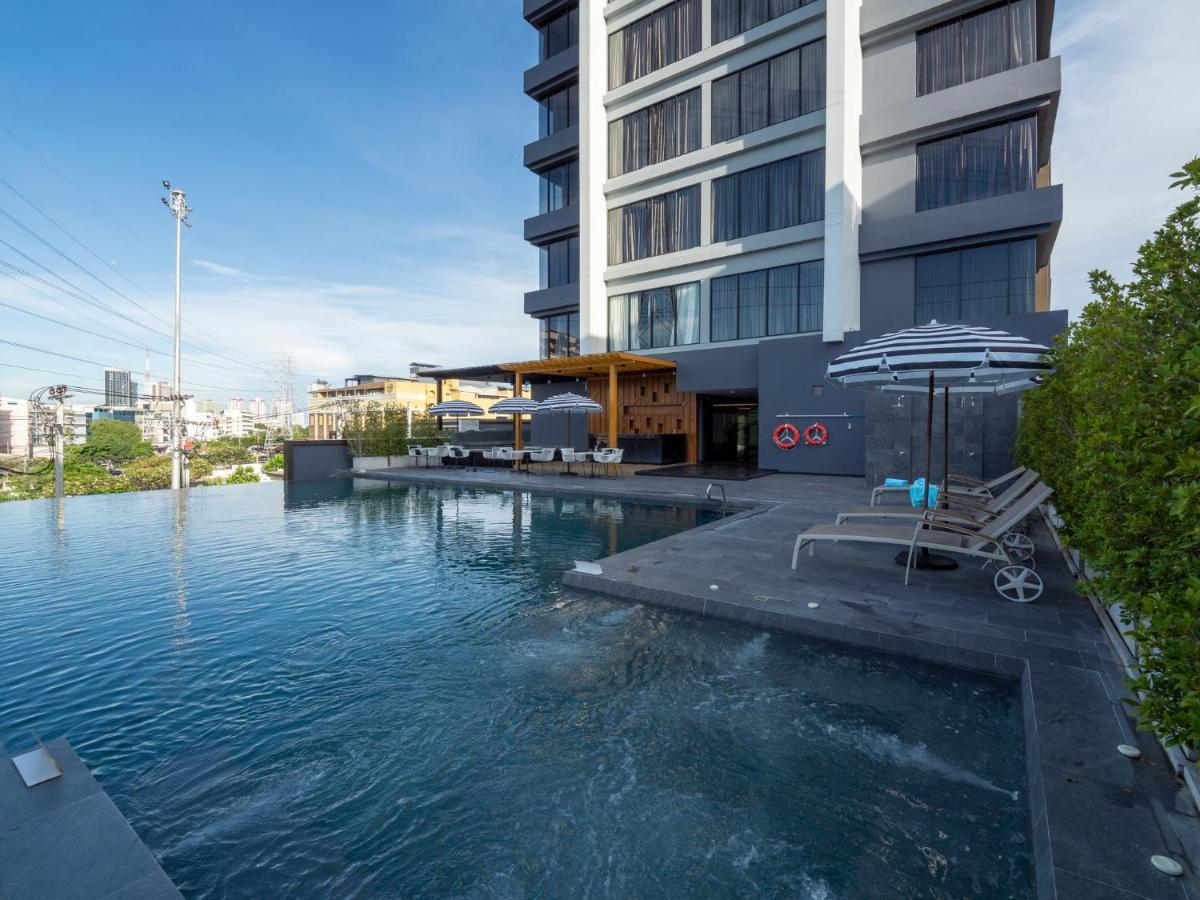 Thaya Hotel Bangkok Ngoại thất bức ảnh