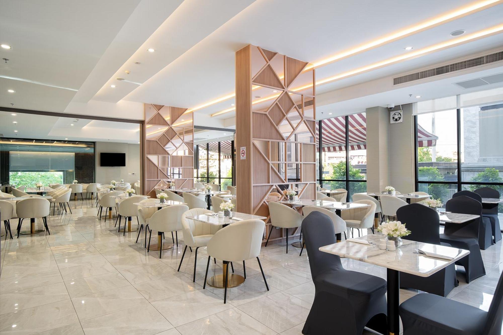 Thaya Hotel Bangkok Ngoại thất bức ảnh
