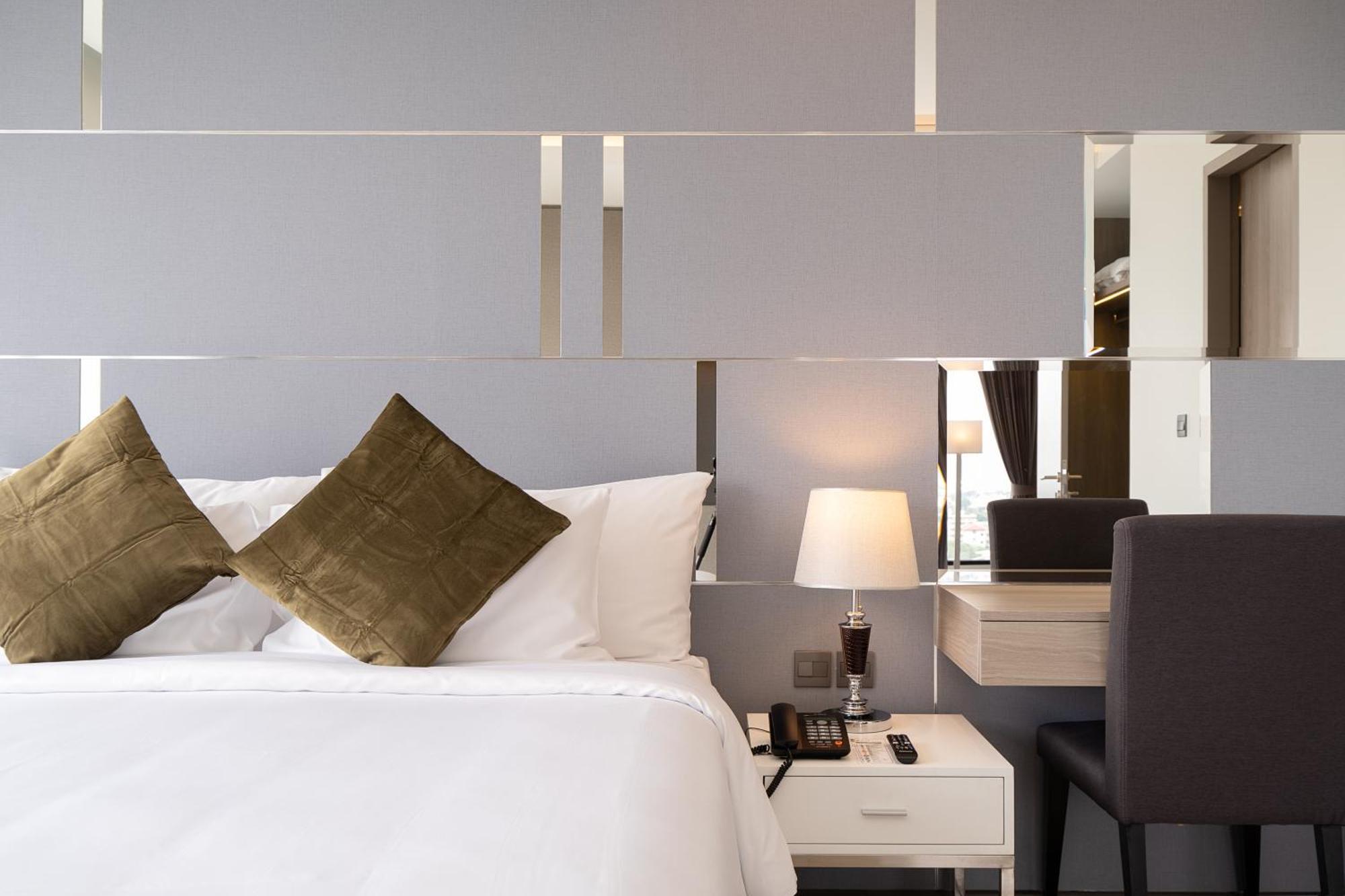 Thaya Hotel Bangkok Ngoại thất bức ảnh