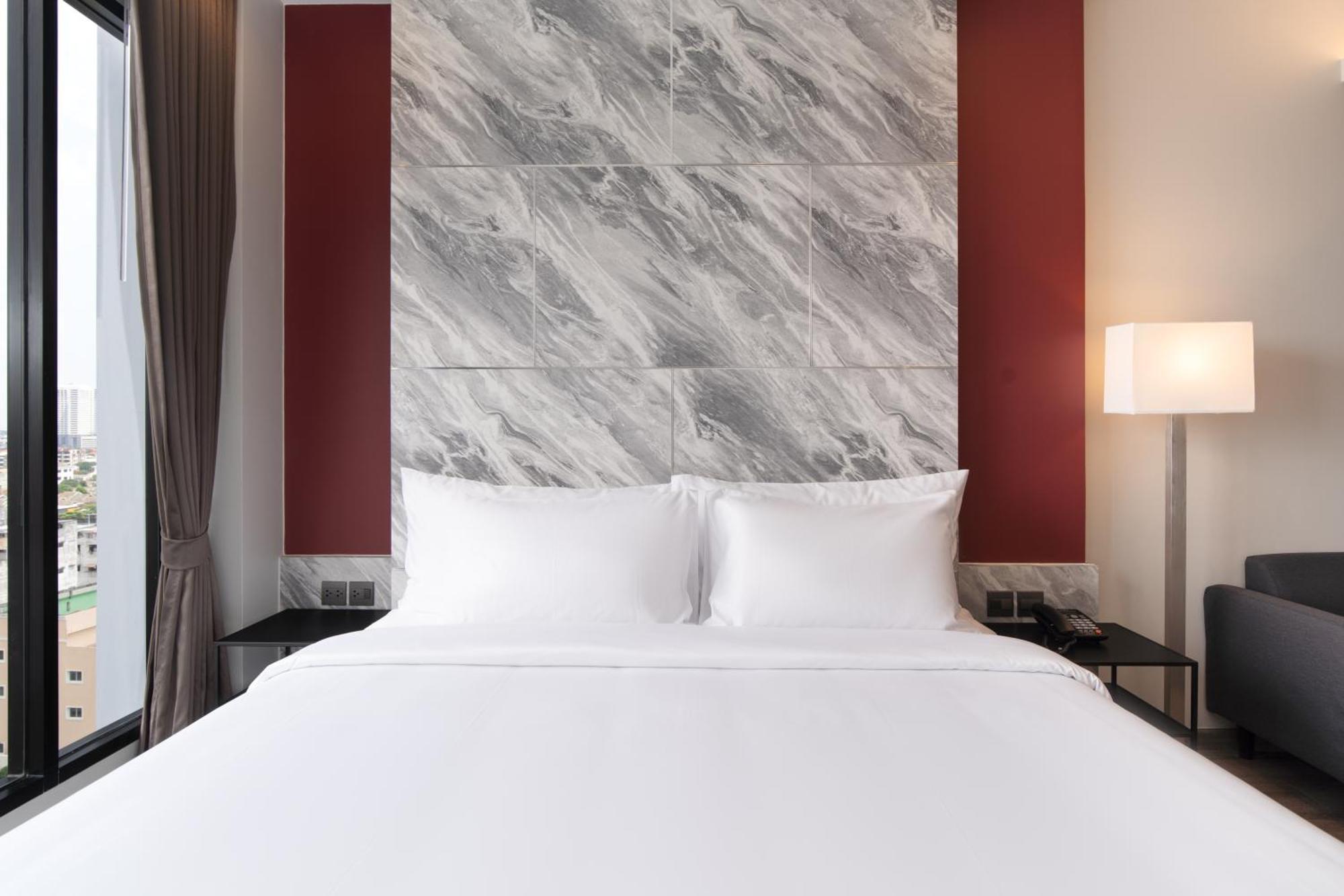 Thaya Hotel Bangkok Ngoại thất bức ảnh