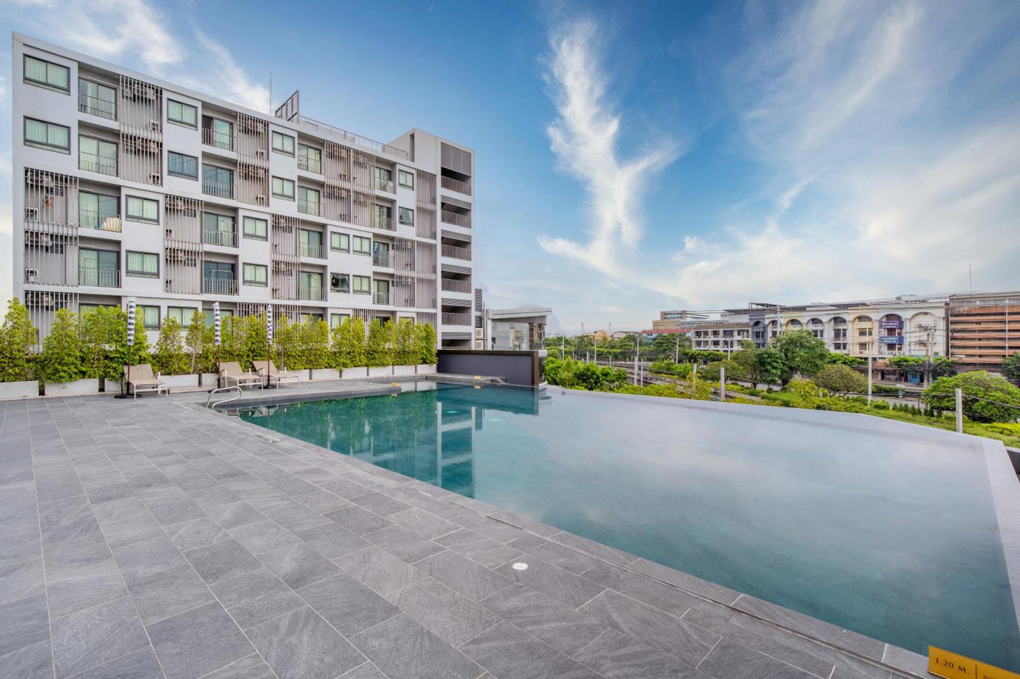 Thaya Hotel Bangkok Ngoại thất bức ảnh